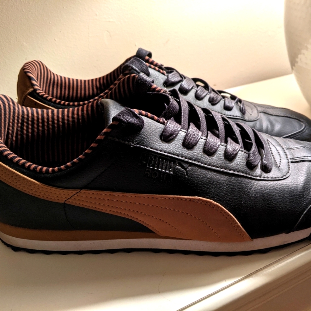 Puma Roma sneakers like new